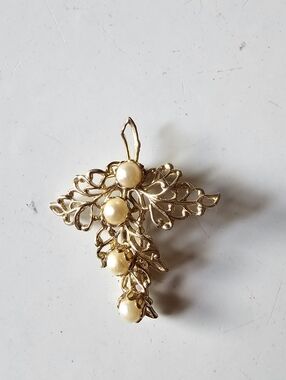 Gold-Tone Faux Pearl Brooch Vintage